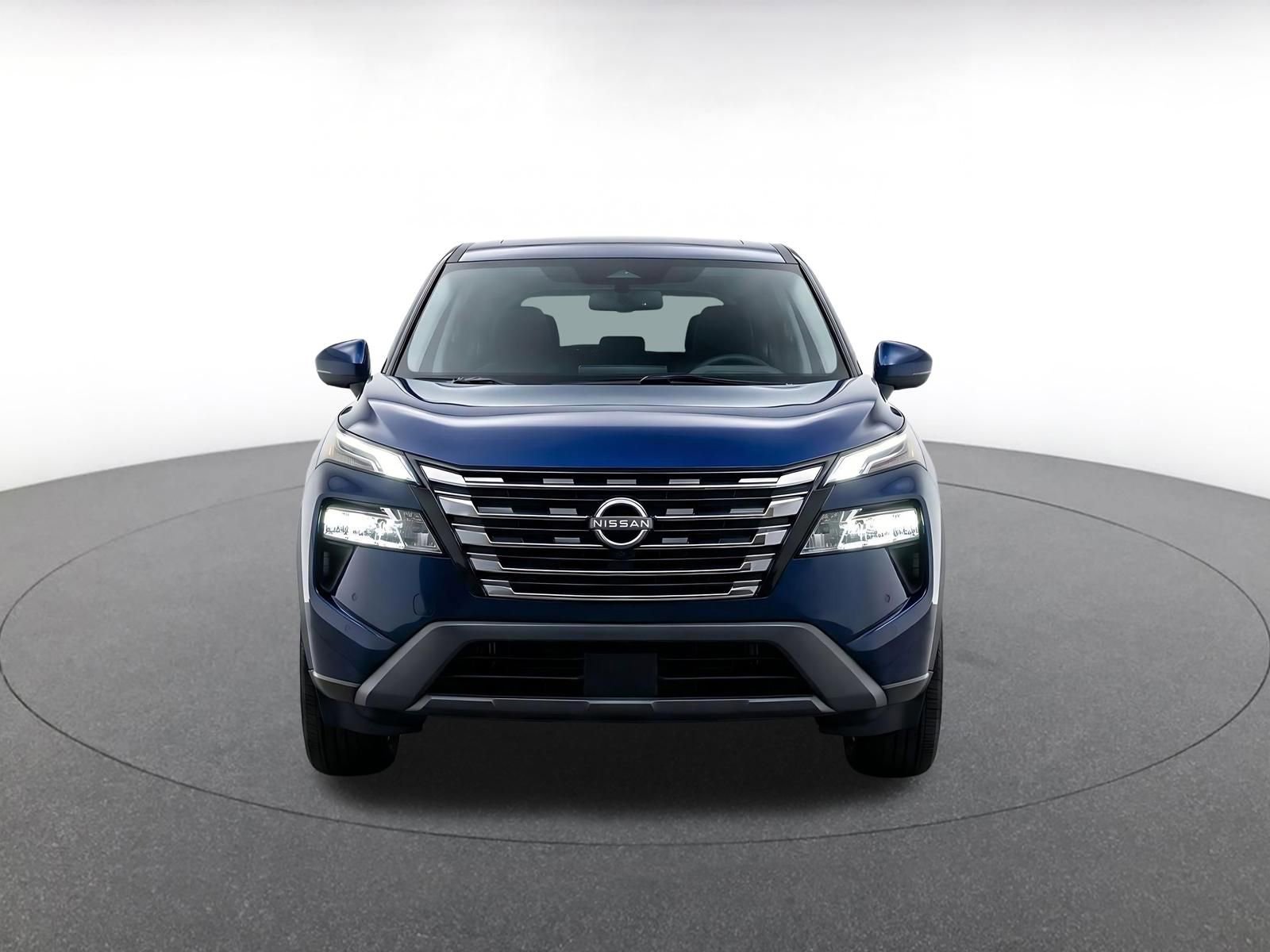 Used 2025 Nissan Rogue SV FWD image 2