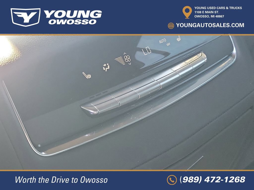 Used 2023 Cadillac Escalade Premium Luxury AWD/4WD image 35