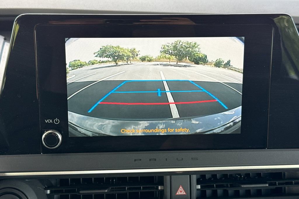 Used 2025 Toyota Prius XLE FWD image 29