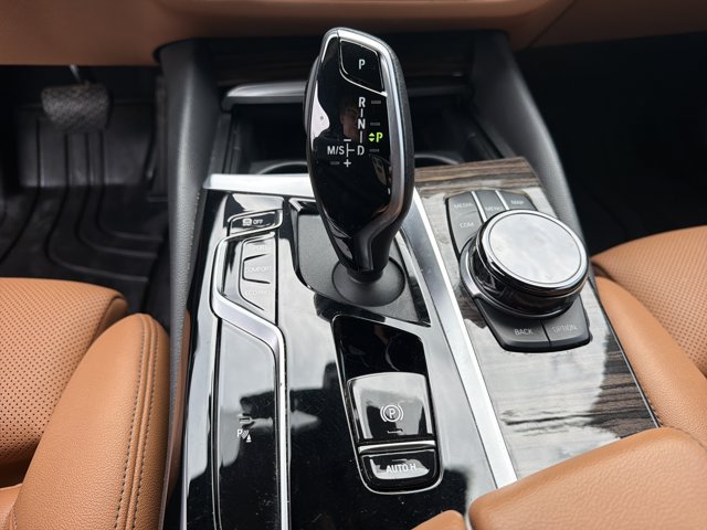 Used 2022 BMW 530i xDrive w/ Executive Package AWD/4WD image 16