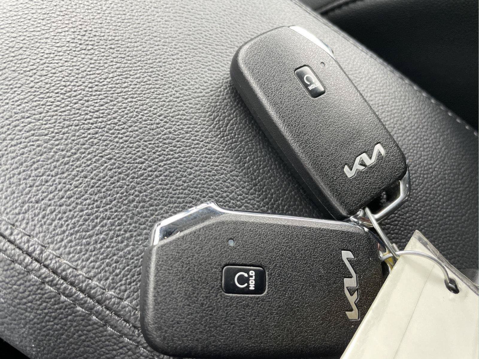 Used 2023 Kia Sportage EX AWD/4WD image 32
