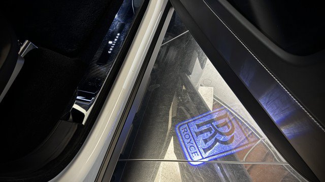 Used 2020 Rolls-Royce Cullinan AWD/4WD image 24