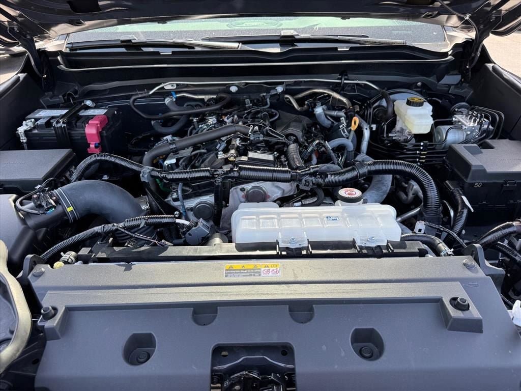 Certified 2025 Toyota Tacoma SR5 AWD/4WD image 15
