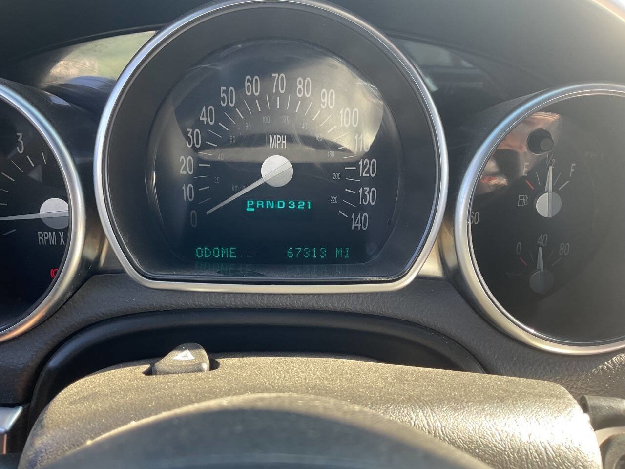 Used 2005 Chevrolet SSR w/ Preferred Equipment Group RWD image 16