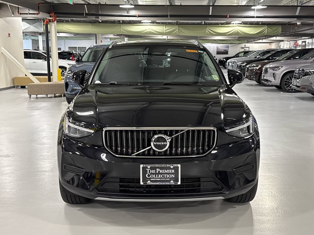 Used 2025 Volvo XC40 B5 Core AWD/4WD image 6