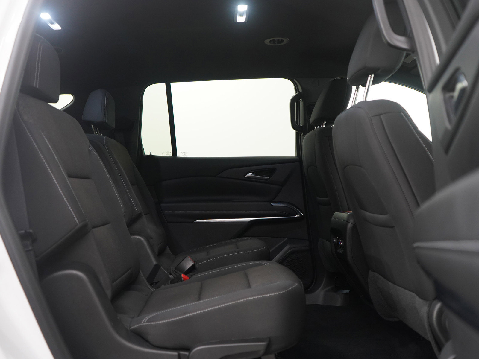 Used 2024 Chevrolet Traverse LT image 13