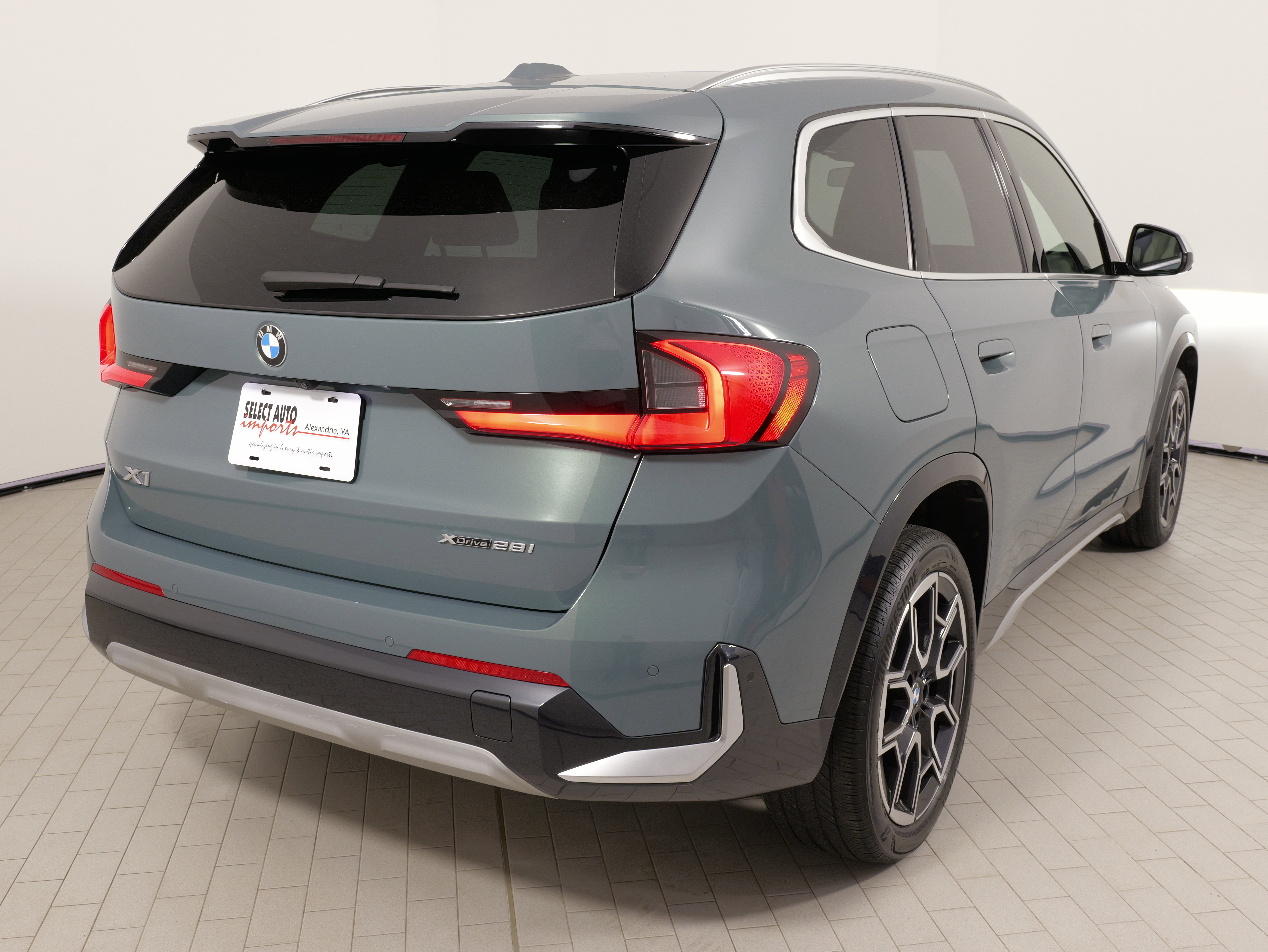 Used 2023 BMW X1 xDrive28i w/ Premium Package AWD/4WD image 14