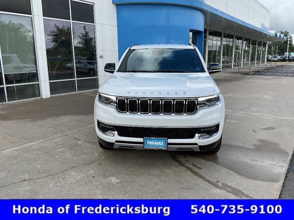 Used 2024 Jeep Wagoneer Series II w/ Flexible Seating Group AWD/4WD image 9