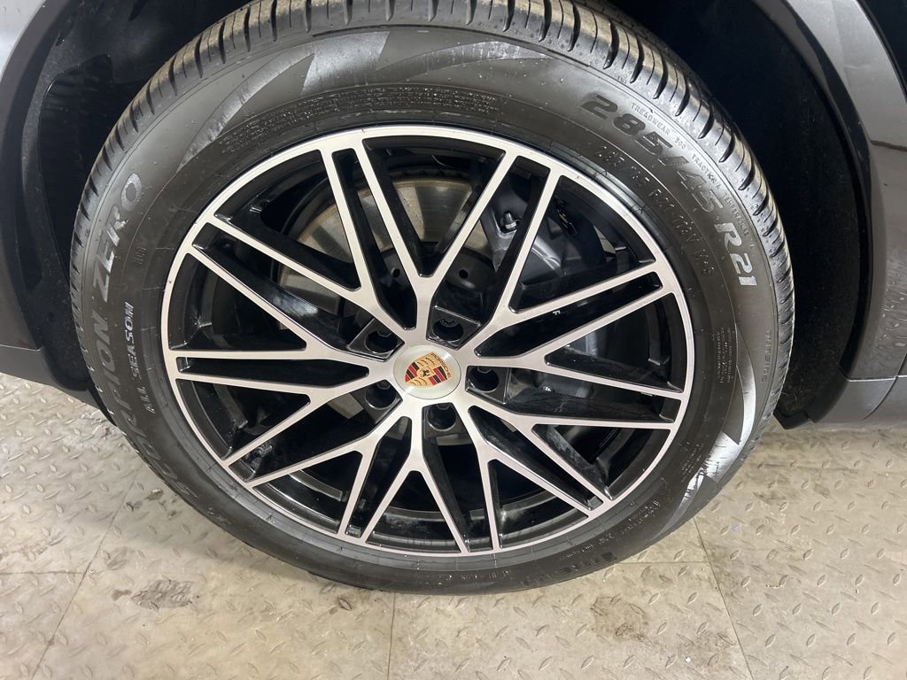 Certified 2026 Porsche Cayenne Coupe image 15