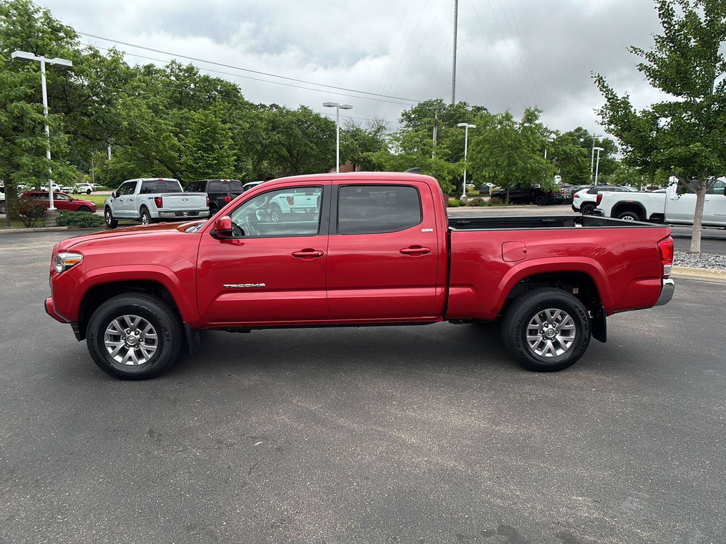 Used 2016 Toyota Tacoma SR5 w/ SR5 Appearance Package (SN) AWD/4WD image 16