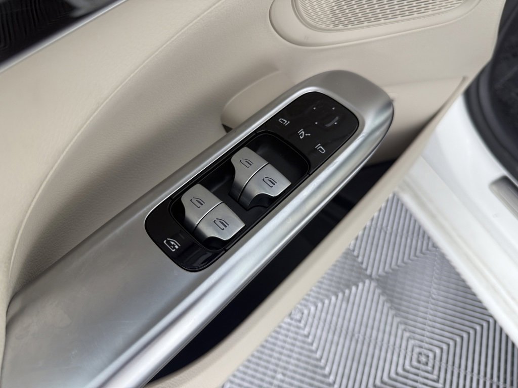 Certified 2024 Mercedes-Benz C 300 4MATIC Sedan image 16