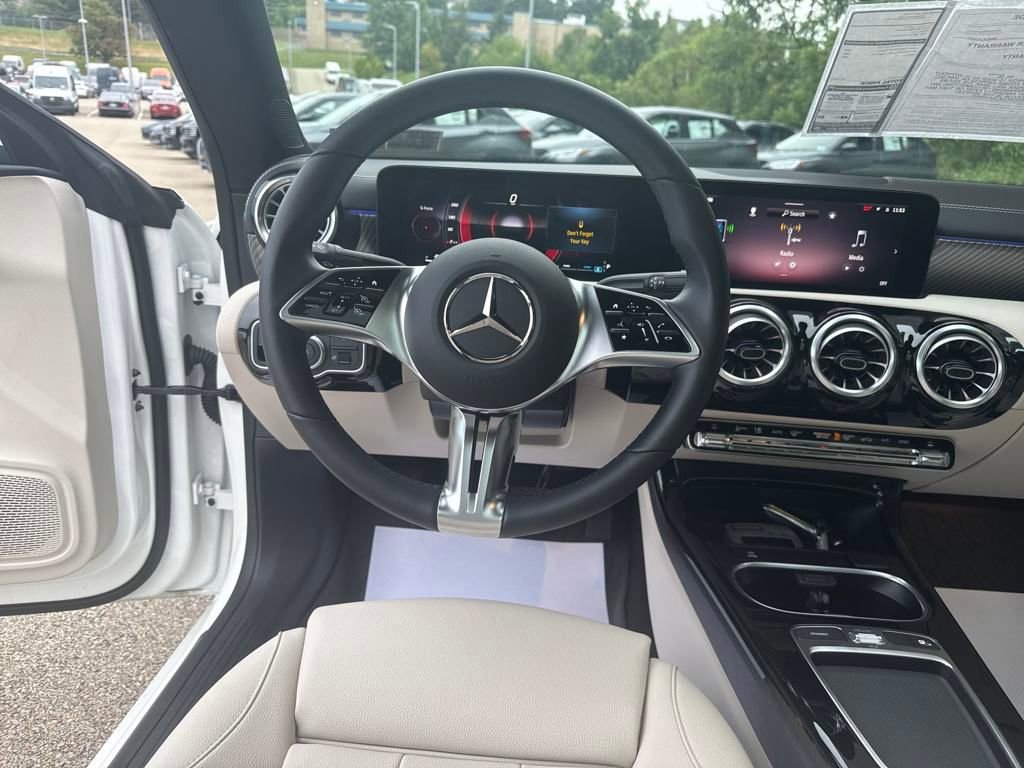 Used 2025 Mercedes-Benz CLA 250 4MATIC image 14