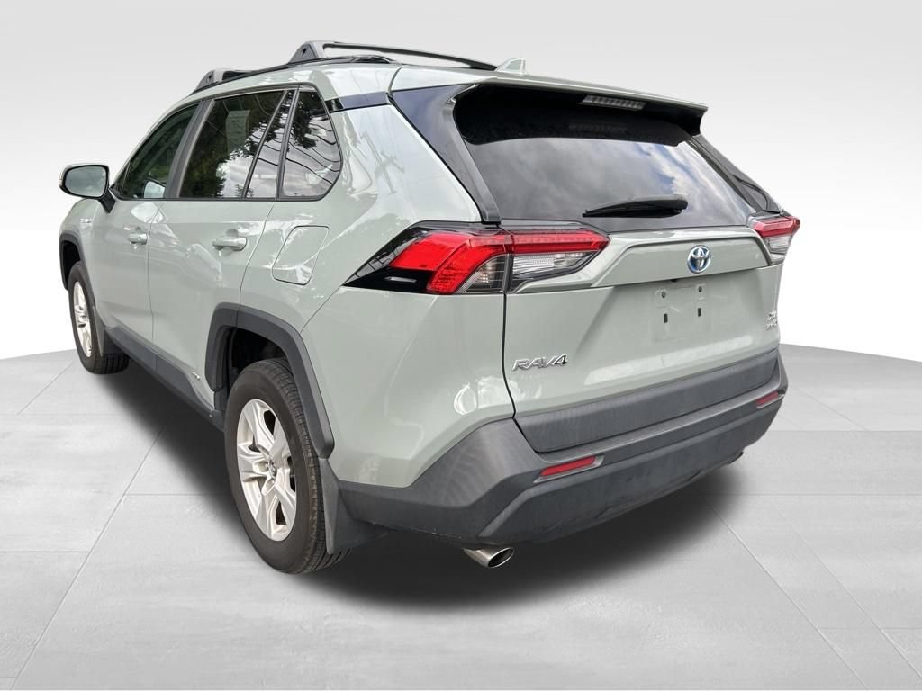 Certified 2020 Toyota RAV4 XLE w/ Convenience Package AWD/4WD image 3
