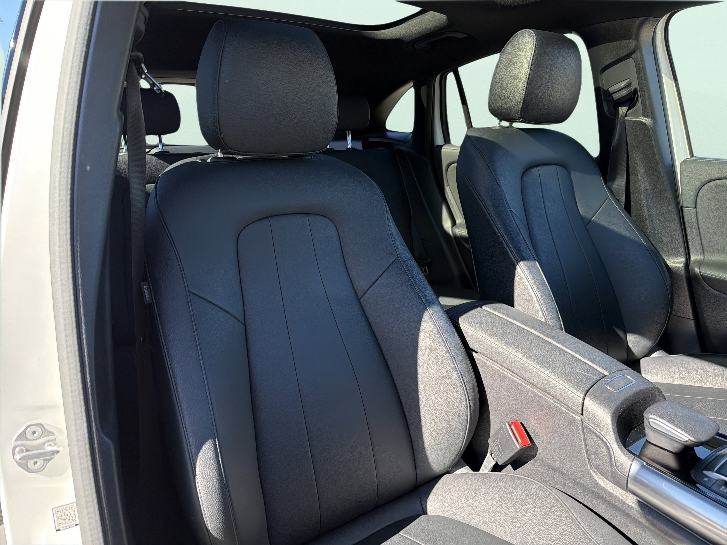 Used 2021 Mercedes-Benz GLA 250 4MATIC w/ Premium Package image 31