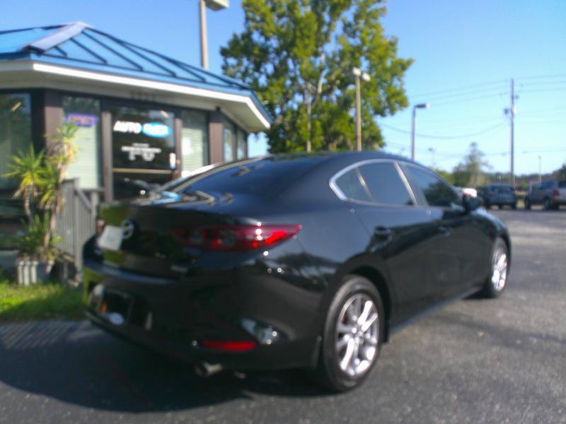 Used 2020 MAZDA MAZDA3 Sedan FWD image 5