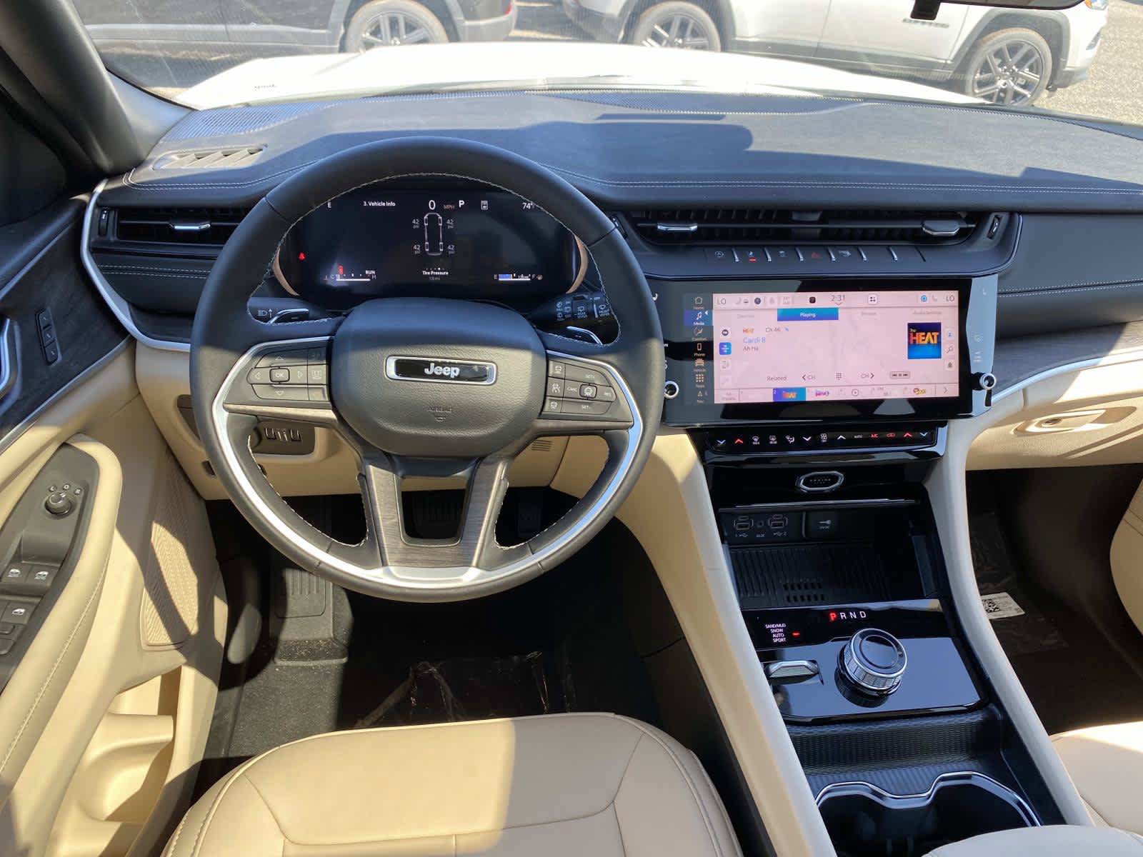 New 2027 Jeep Grand Cherokee L Limited AWD/4WD image 10