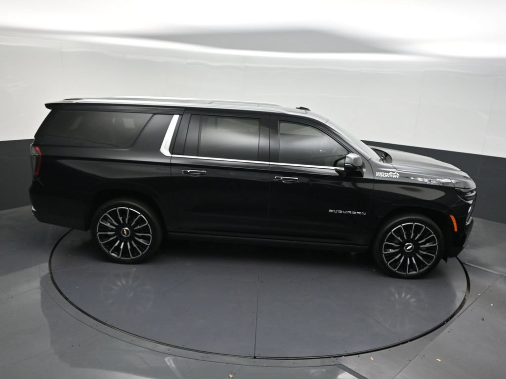 Used 2026 Chevrolet Suburban High Country AWD/4WD image 22