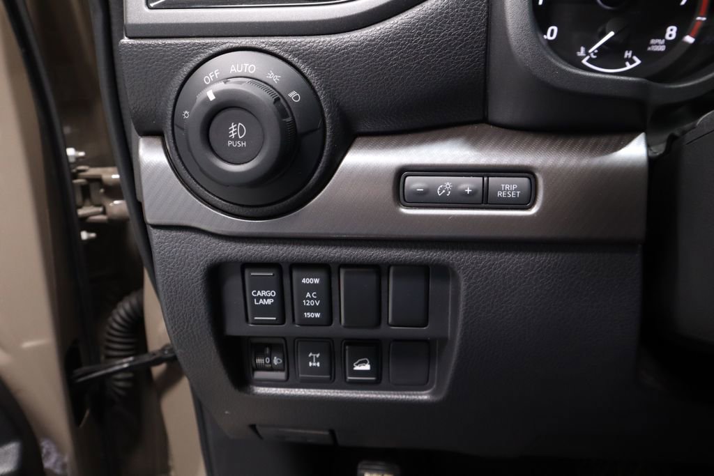 Used 2023 Nissan Titan PRO-4X w/ Pro-4x Convenience Package image 28