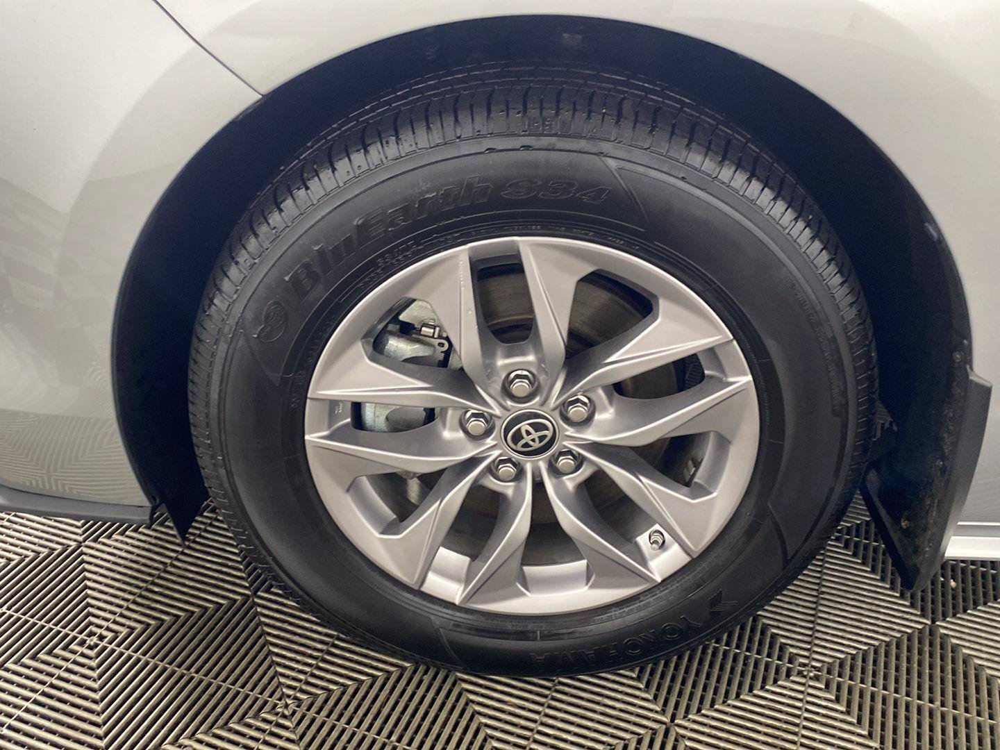 Used 2021 Toyota Sienna XLE AWD/4WD image 10