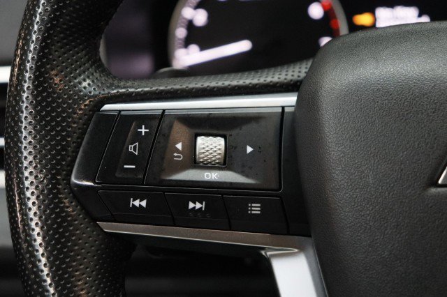 Used 2025 Mitsubishi Outlander SE FWD image 10