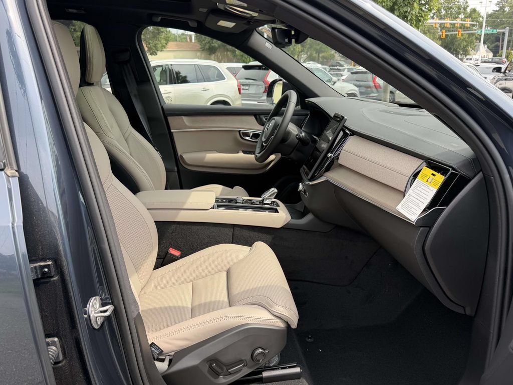 New 2026 Volvo XC90 T8 Ultra w/ Protection Package Premier AWD/4WD image 11