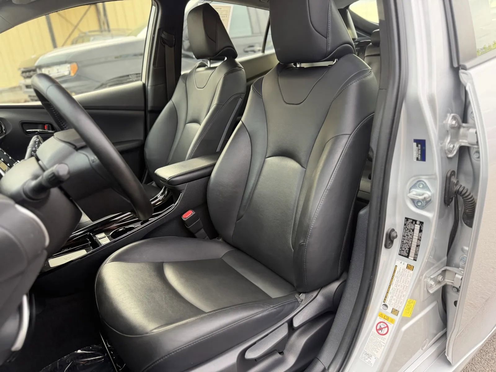 Used 2020 Toyota Prius XLE w/ Preferred Accessory Package image 14