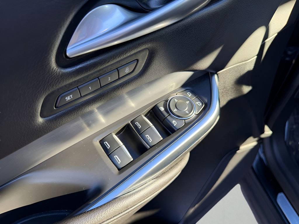 Used 2024 Cadillac XT4 Premium Luxury image 20