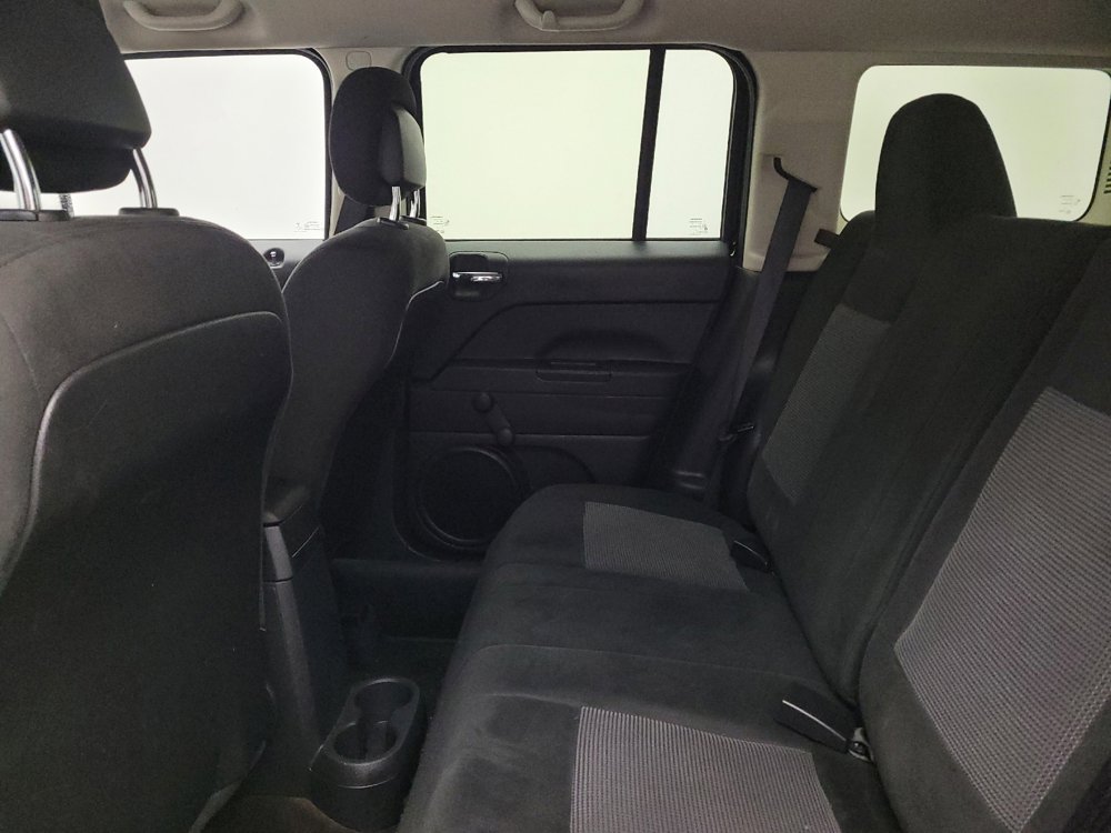 Used 2016 Jeep Patriot Sport image 18