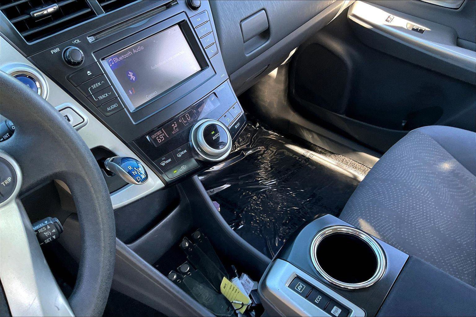 Used 2014 Toyota Prius V Two image 14