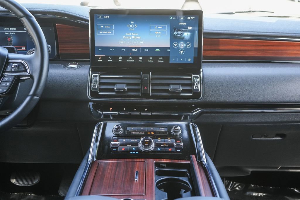Used 2024 Lincoln Navigator Premiere AWD/4WD image 16