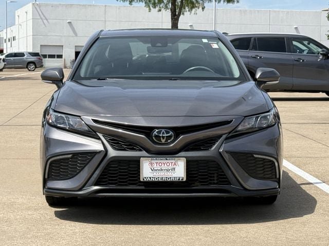 Used 2022 Toyota Camry SE FWD image 8