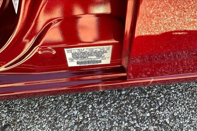 Certified 2025 Nissan Versa SR w/ Trunk Package image 32