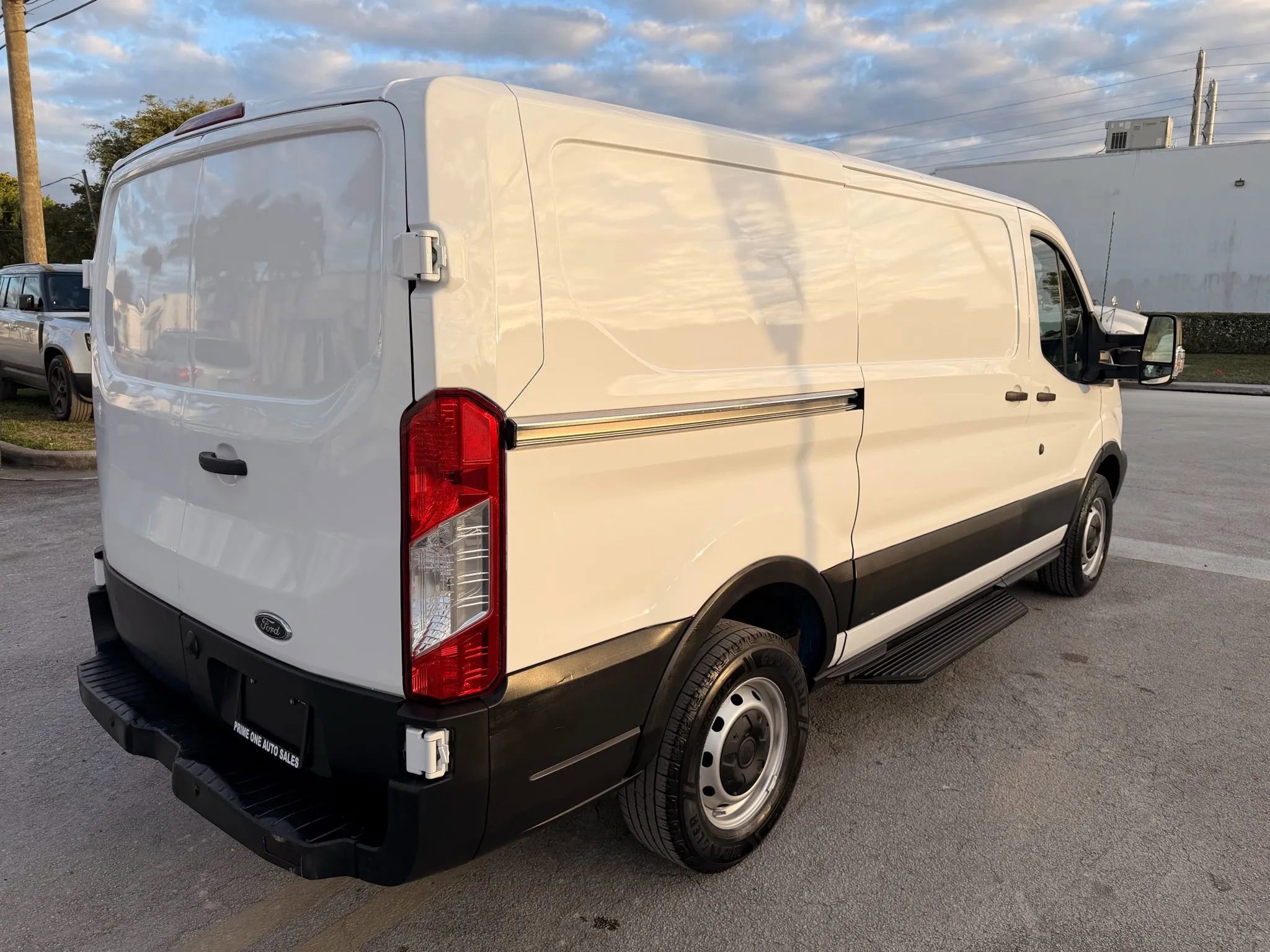 Used 2019 Ford Transit 250 130 Low Roof image 9