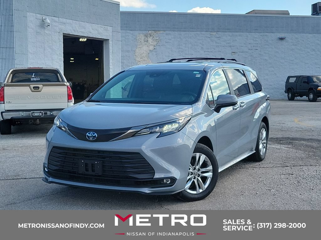 Used 2023 Toyota Sienna XLE Woodland Edition