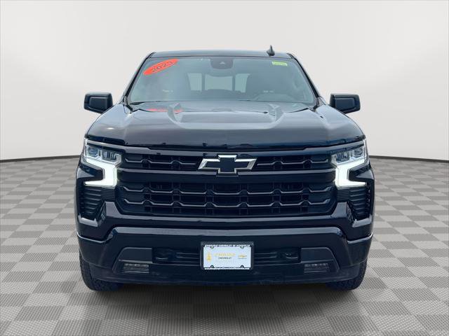 Used 2023 Chevrolet Silverado 1500 RST image 2