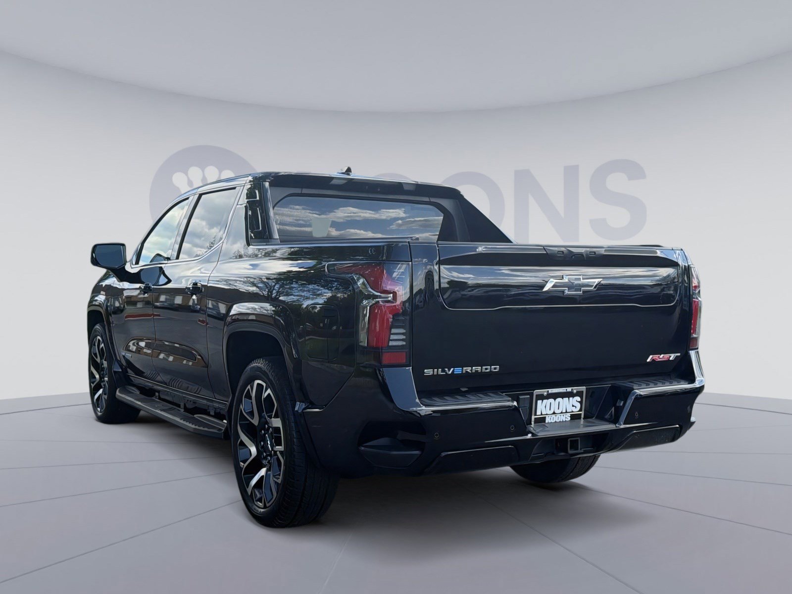 Used 2025 Chevrolet Silverado EV RST image 14