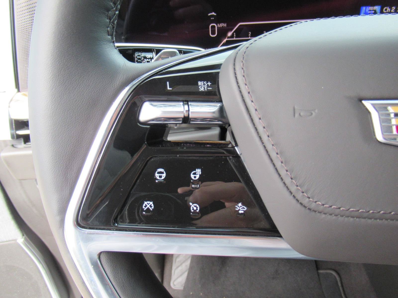 Certified 2026 Cadillac Escalade ESV Platinum Sport w/ LPO, ONYX Package AWD/4WD image 29