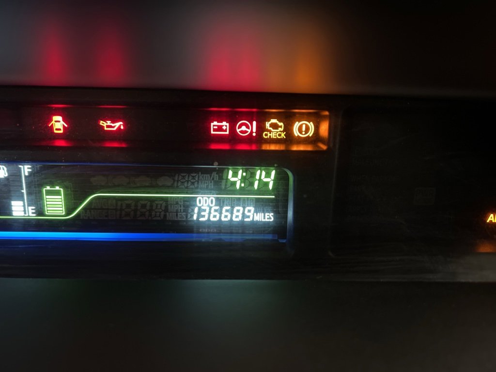 Used 2014 Toyota Prius V Three image 22