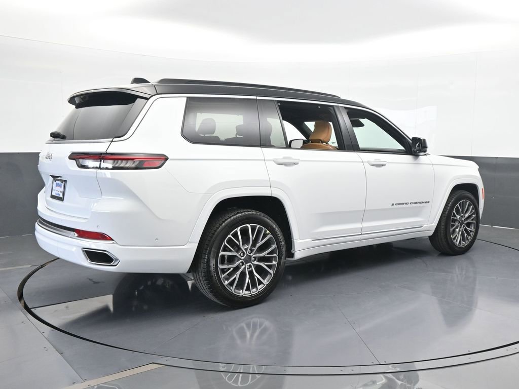 Used 2025 Jeep Grand Cherokee L Summit AWD/4WD image 6