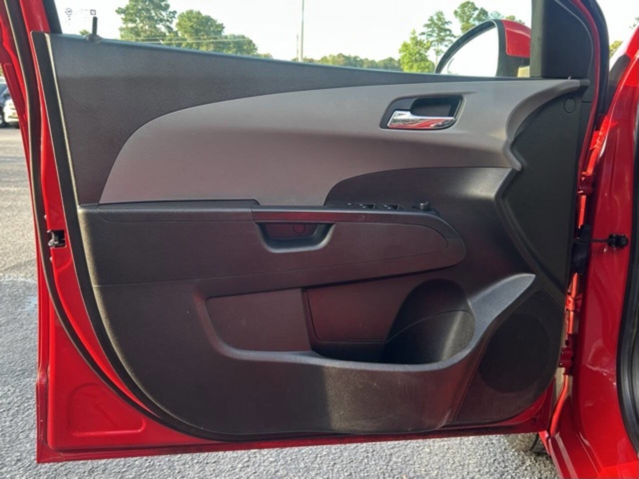 Used 2013 Chevrolet Sonic LT image 8