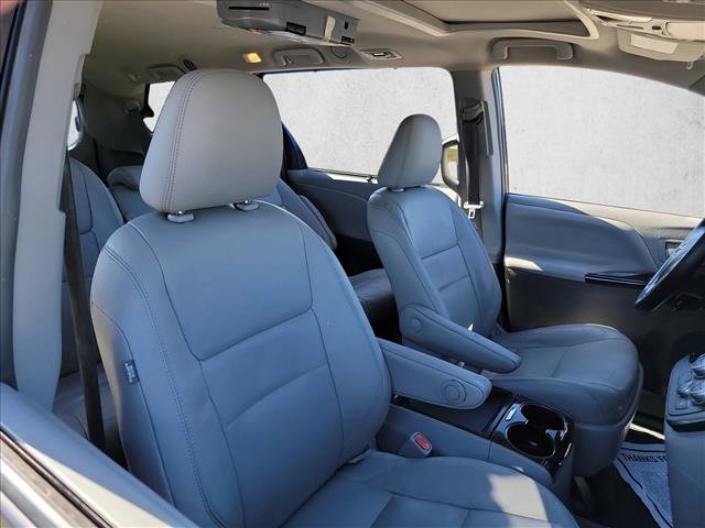 Used 2015 Toyota Sienna XLE image 15
