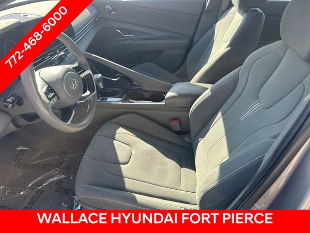 Used 2023 Hyundai Elantra SEL w/ Convenience Package image 16