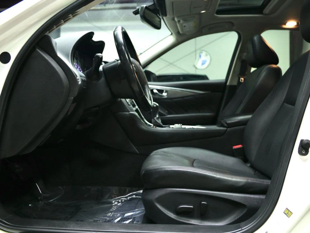 Used 2017 INFINITI Q50 2.0t w/ Moonroof Package RWD image 20