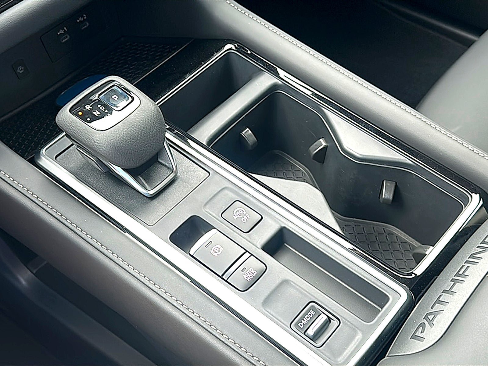 New 2026 Nissan Pathfinder SL FWD image 25
