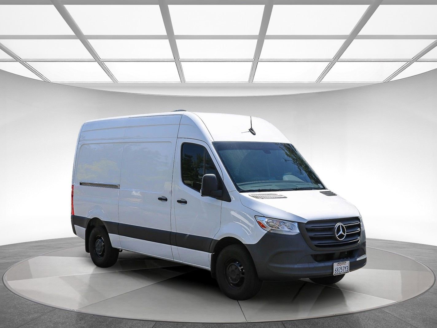 Used 2024 Mercedes-Benz Sprinter 2500 image 4