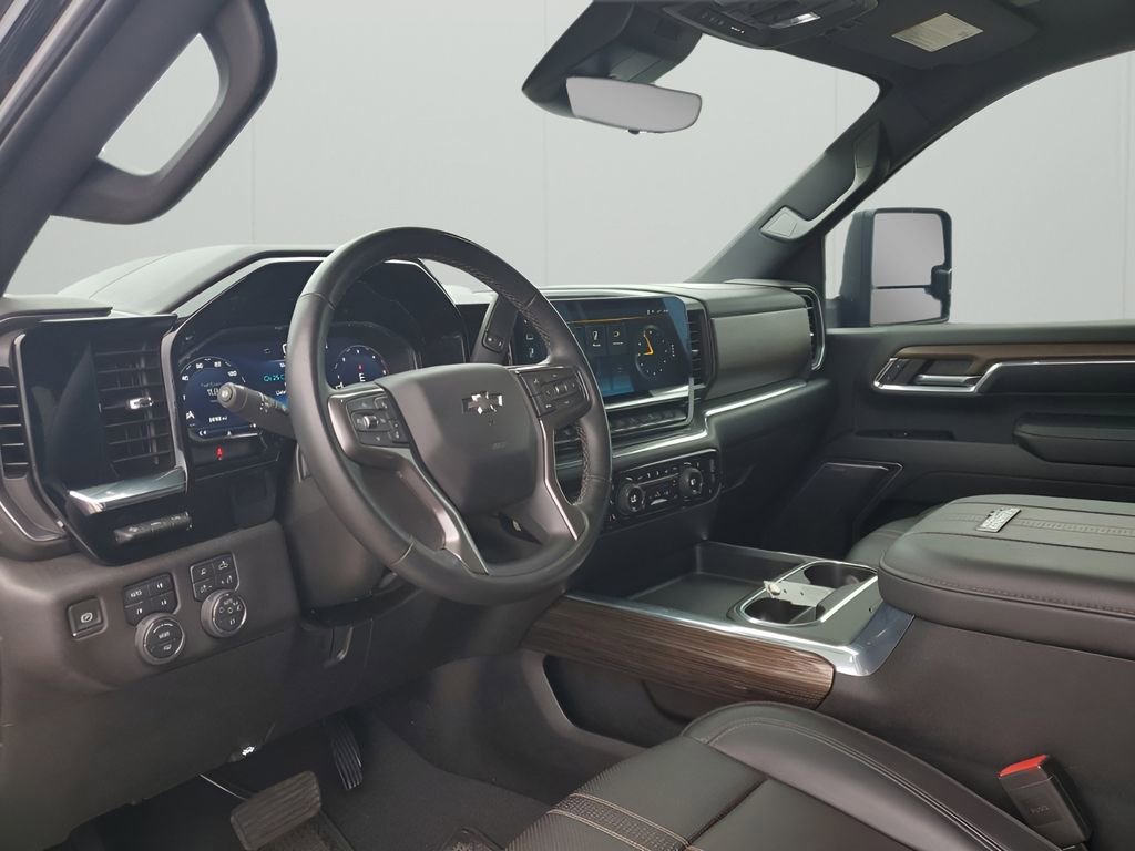 Used 2024 Chevrolet Silverado 2500 High Country w/ Midnight Edition image 32