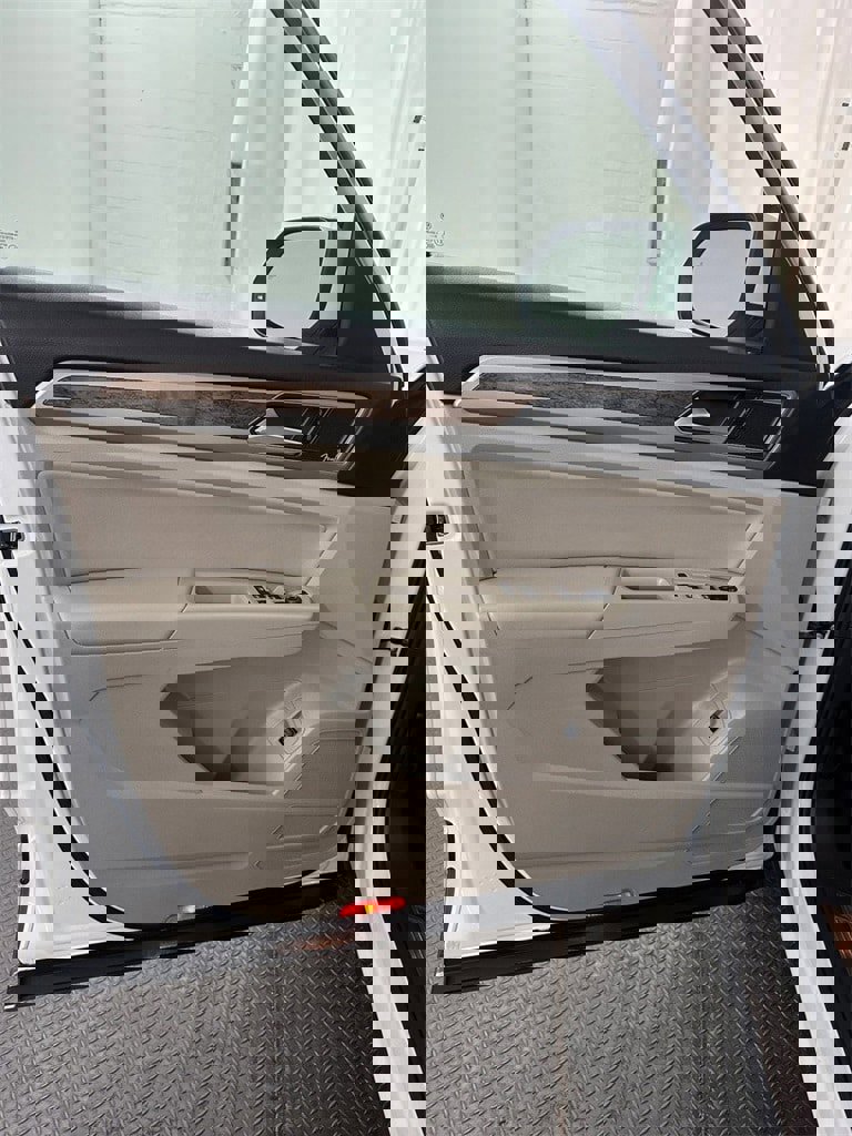 Used 2019 Volkswagen Atlas SEL Premium image 9