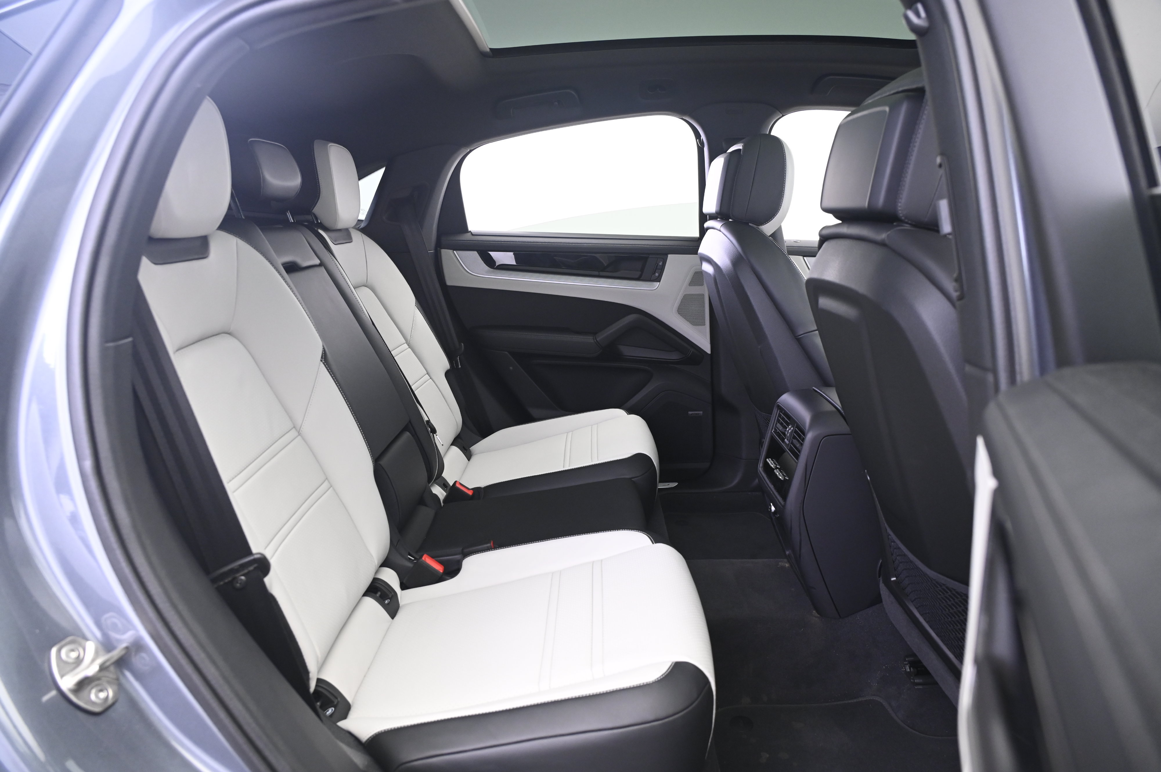 Certified 2026 Porsche Cayenne S AWD/4WD image 18