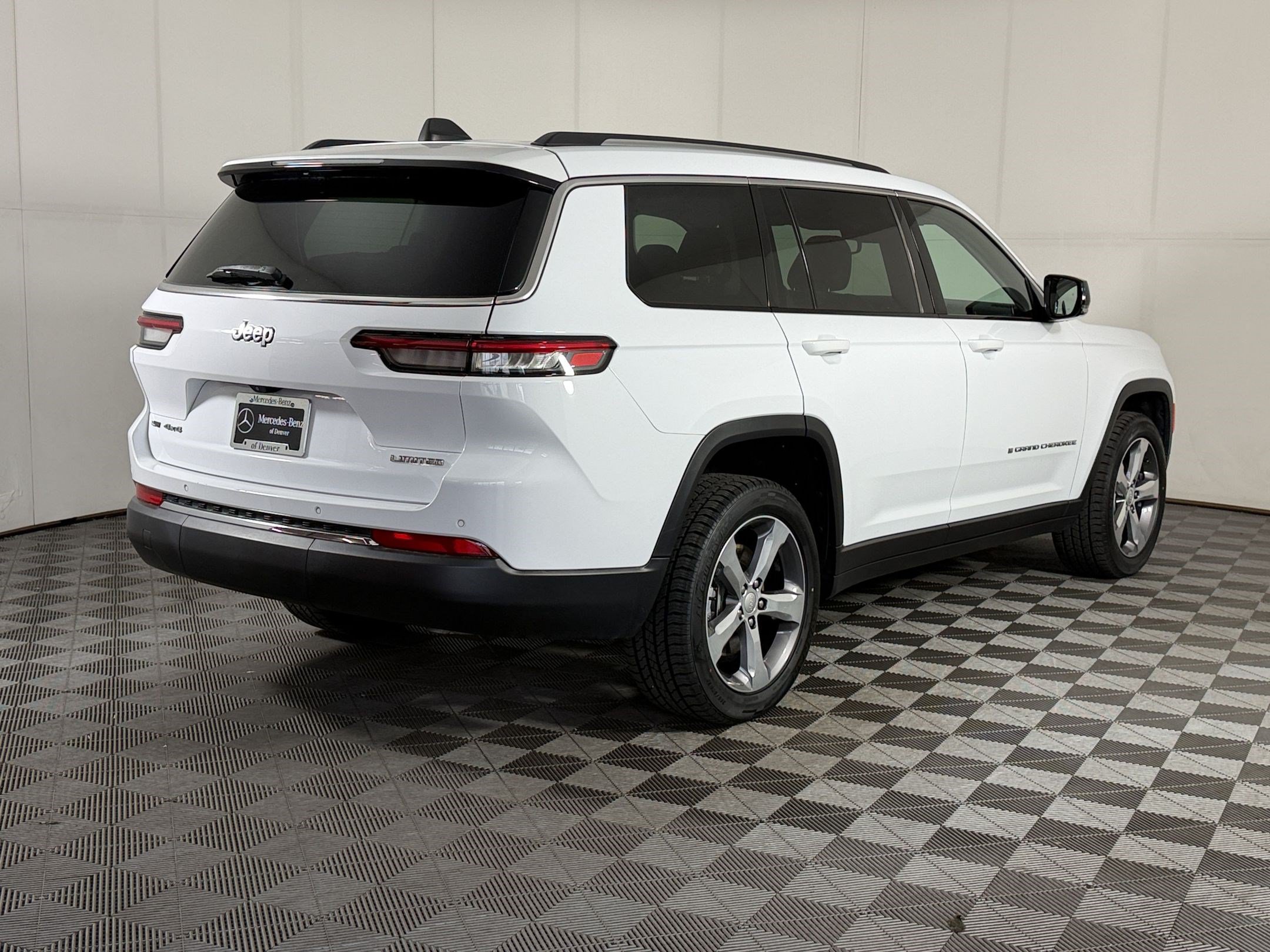 Used 2021 Jeep Grand Cherokee L Limited AWD/4WD image 9