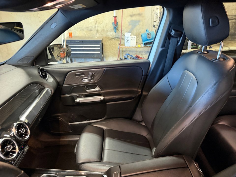 Used 2020 Mercedes-Benz GLB 250 4MATIC image 28